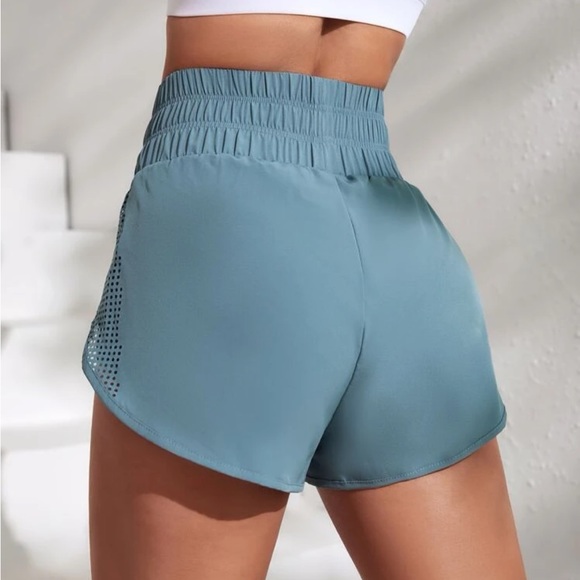Shein hollow out wrap hem sports shorts - Picture 5 of 6